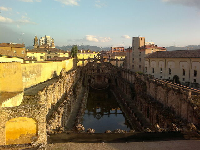 La peschiera en el Palacio de Sassuolo.