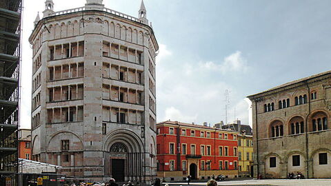 Parma Baptisterio, Exterior