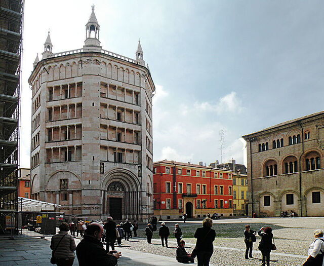 Parma Baptisterio, Exterior