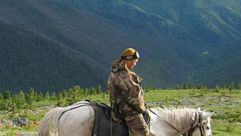 Montar a caballo en las montañas