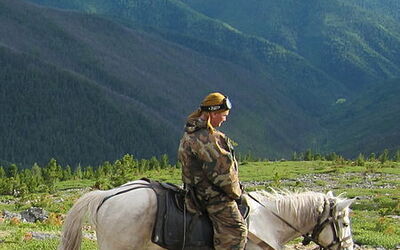 Montar a caballo en las montañas