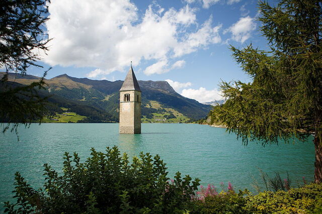 Lago Reschen, Torre