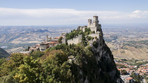 Castillo y vistas en san marino.