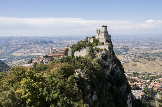 Castillo y vistas en san marino.