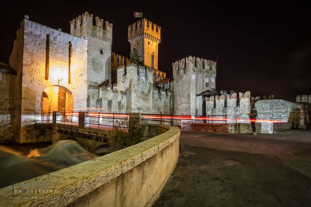 La entrada del centro histórico de Sirmione