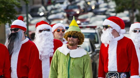 Un Grupo de Santas