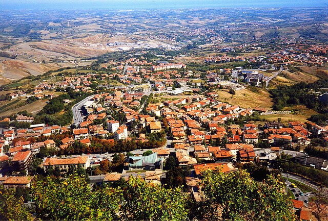 Borgo Maggiore cerca de San Marino