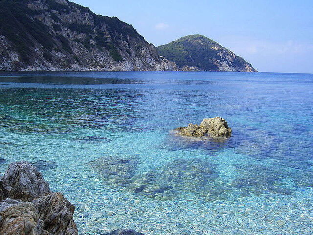 El agua del océano en Elba