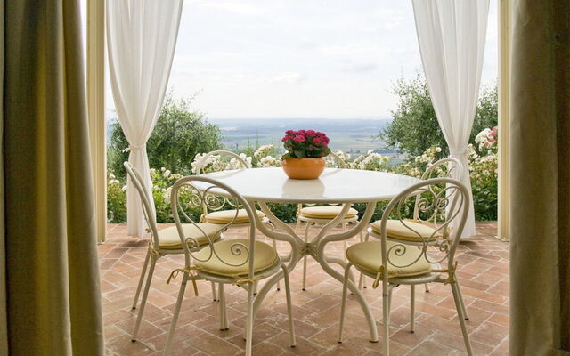 Nel Guasto, terraza