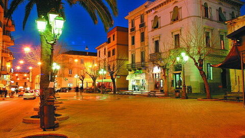 Una plaza de la ciudad de olbia