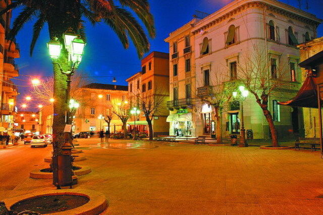Una plaza de la ciudad de olbia