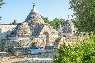 Trullo Petrelli, exterior