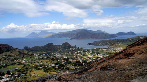 Vista de la Isla del Vulcan del Archipiélago aeolian