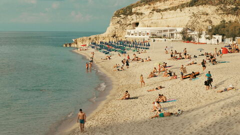 En la playa de Tropea
