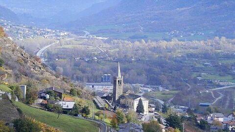 Vista de la pueblo de Nus