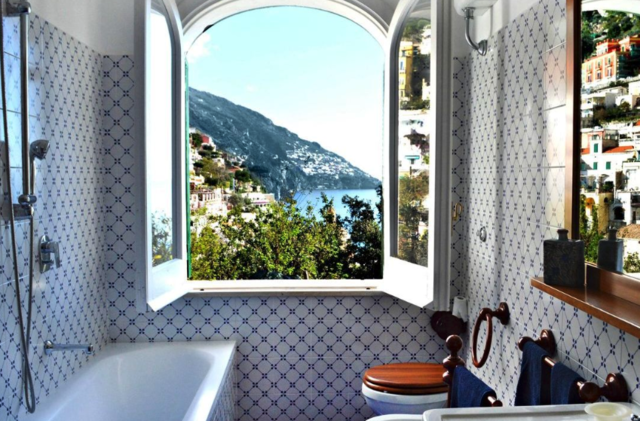 Villa Deli, vista al baño
