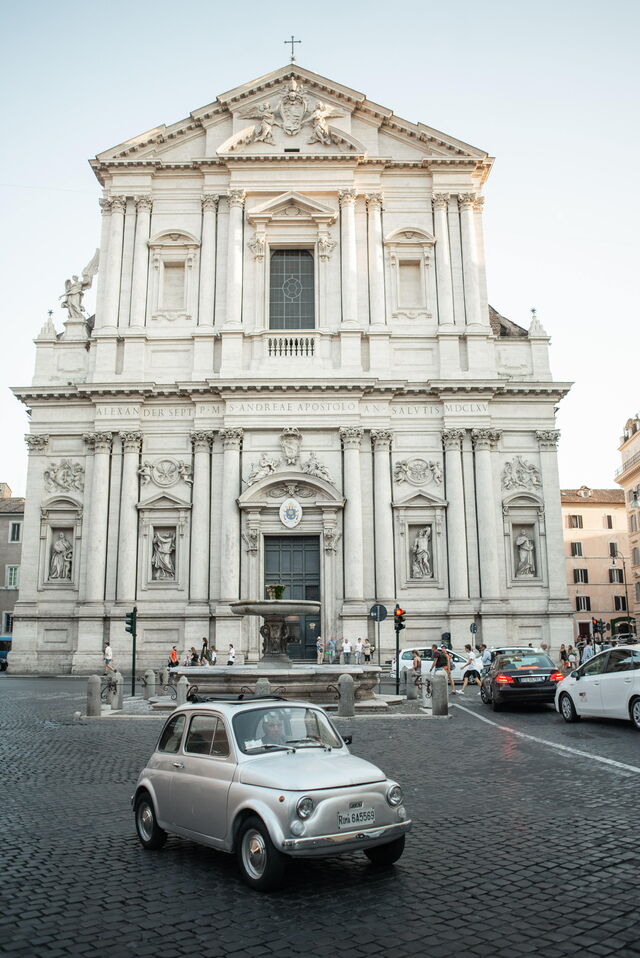 Un coche en Roma