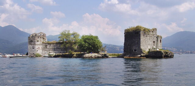 Cerca de Castelli di Cannero