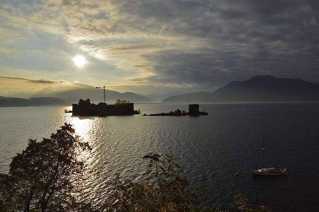 Castelli di Cannero al amanecer