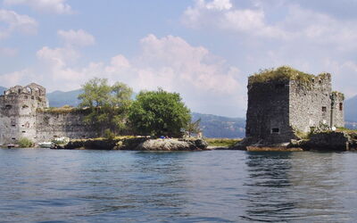 Cerca de Castelli di Cannero