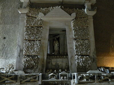 Altar, Cimiterio Delle Fontanelle
