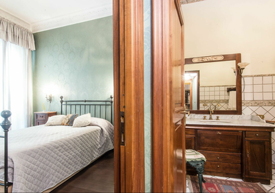 Spanish Steps Top Location, Habitación