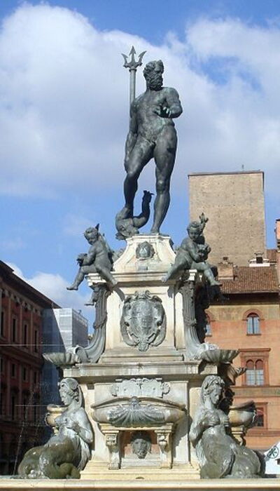 Fuente de Neptuno en la ciudad de Bolonia