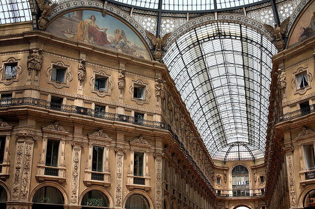 Traducir del: italiano Dentro de la Galería Vittorio Emanuele