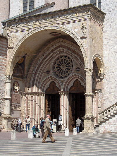 Entrada de la Basílica de San Francisco