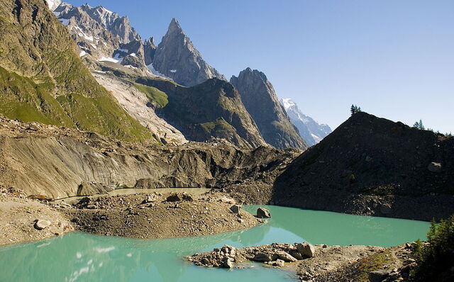 Vista del Lago Miage cerca del glaciar