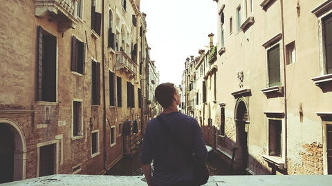 Un adolescente en Venecia