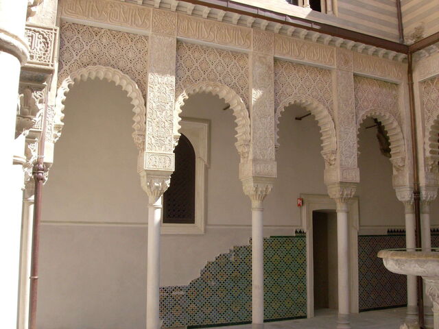 Rocchetta Mattei, patio