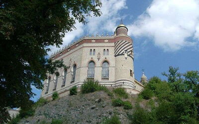 Rochetta Mattei, exterior