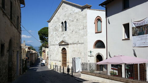 Montefalco, iglesia
