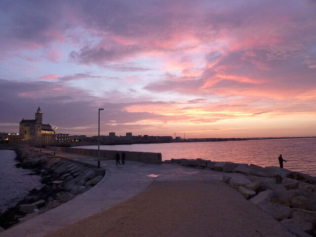 Trani, la puesta del sol