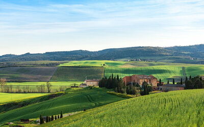 Vista de campos y colinas en la Toscana