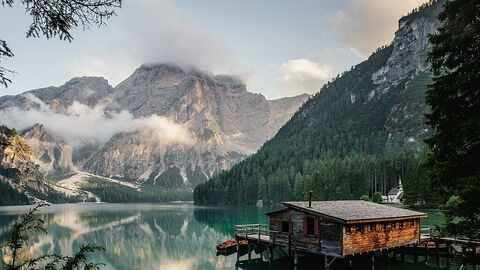 Pragser Wildsee, Caseta para botes