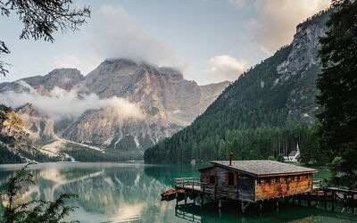 Pragser Wildsee, Caseta para botes