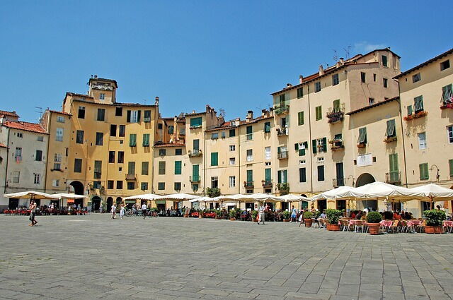 Plaza Teatro en Lucca