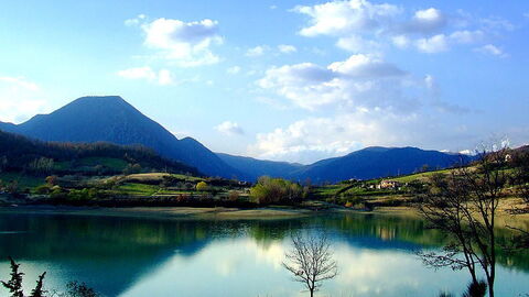 Lago en Castel San Vicenzo