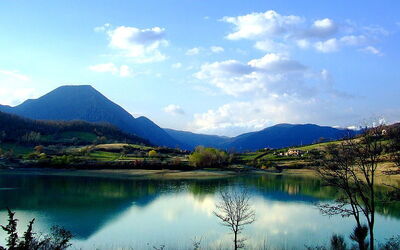 Lago en Castel San Vicenzo