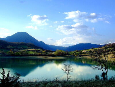 Lago en Castel San Vicenzo
