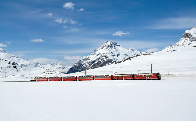 Bernina Express en la nieve