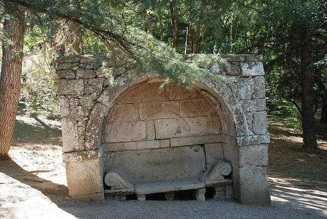 Banco inclinado, Bomarzo