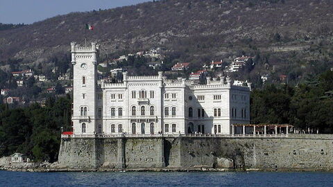 Vista del Castillo de Miramare