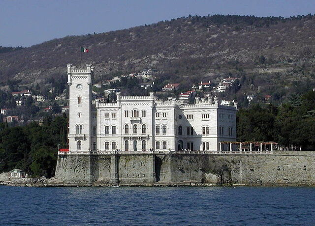 Vista del Castillo de Miramare