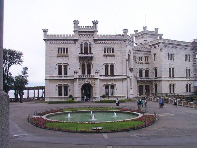 Acceso al Castillo Miramare