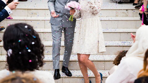 Novio y Novia En Las escaleras