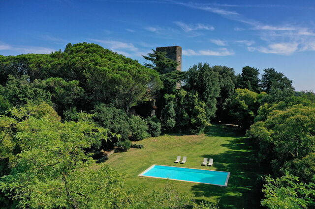 Torre Delle Cornacchie, piscina