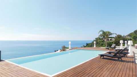 Varazze, piscina